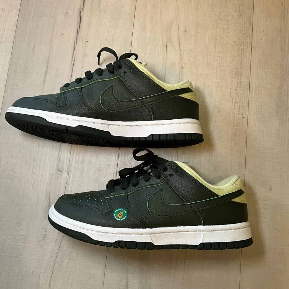 Nike Dunk Low‎ Avocado Sneaker